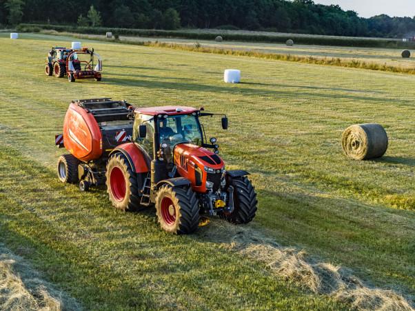 M7003 baler tim grass front5 1